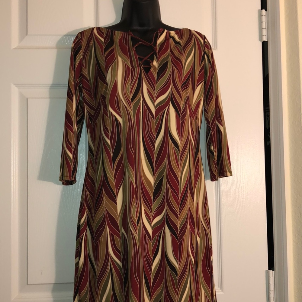 043. Multicolor 3/4-sleeve sheath with side slits